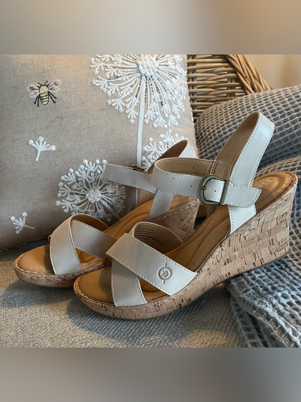Børn Alaina Platform Wedge Sandal in cream